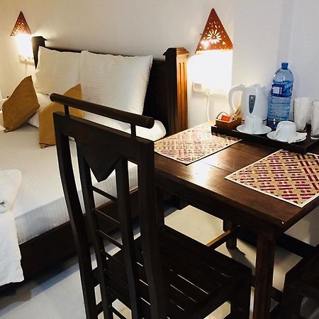 Holaa Mirissa Hotel Bagian luar foto