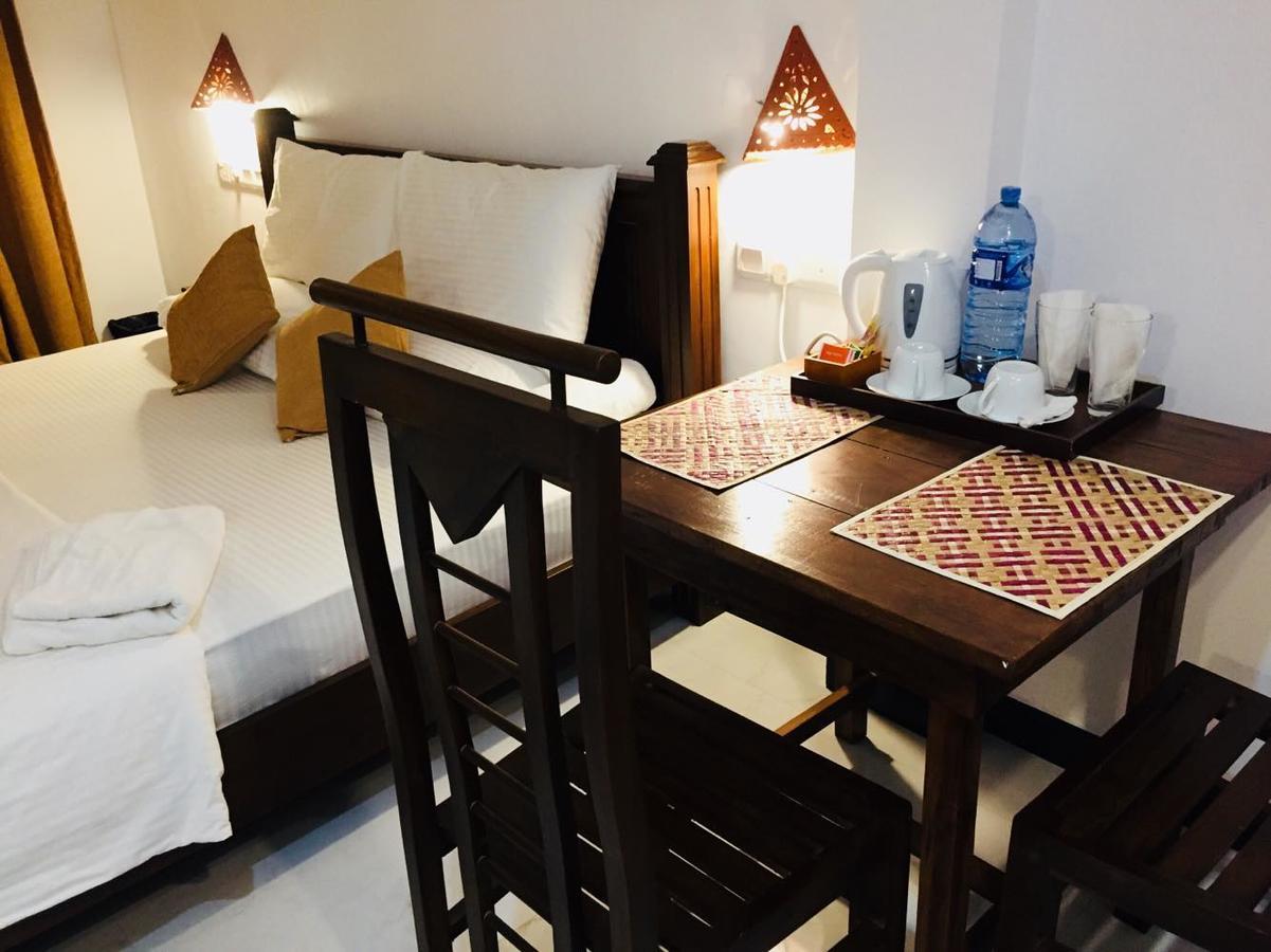 Holaa Mirissa Hotel Bagian luar foto